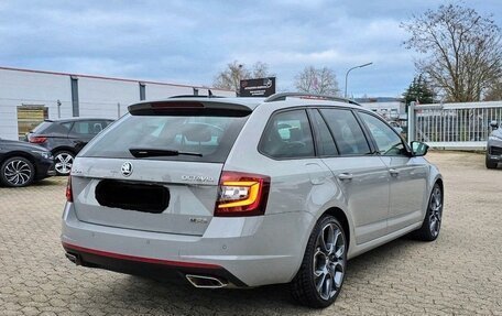 Skoda Octavia RS, 2019 год, 4 750 000 рублей, 3 фотография