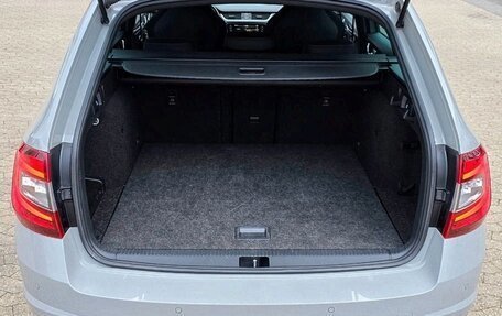 Skoda Octavia RS, 2019 год, 4 750 000 рублей, 4 фотография