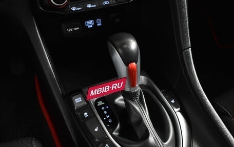 Hyundai Veloster II, 2019 год, 1 900 000 рублей, 13 фотография