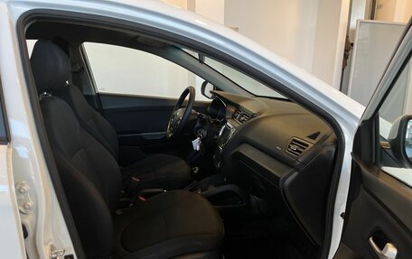 KIA Rio III рестайлинг, 2016 год, 1 350 000 рублей, 25 фотография