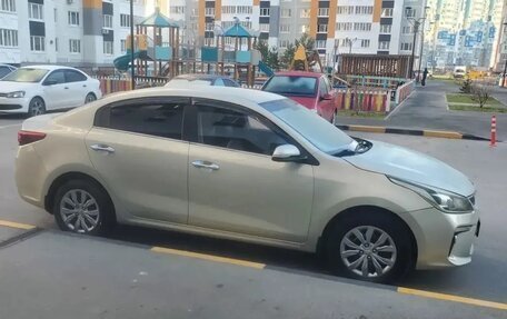 KIA Rio IV, 2017 год, 920 000 рублей, 4 фотография