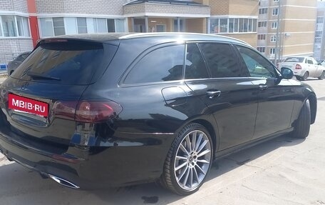 Mercedes-Benz E-Класс, 2021 год, 5 999 999 рублей, 3 фотография