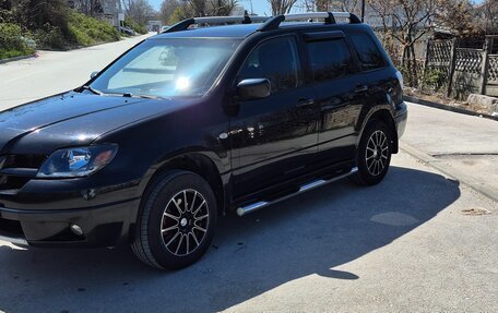 Mitsubishi Outlander III рестайлинг 3, 2003 год, 800 000 рублей, 11 фотография