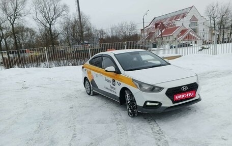 Hyundai Solaris II рестайлинг, 2018 год, 730 000 рублей, 1 фотография