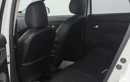 Renault Logan II, 2017 год, 850 000 рублей, 8 фотография