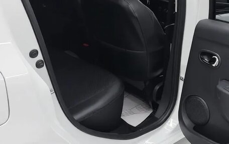 Renault Logan II, 2017 год, 850 000 рублей, 10 фотография