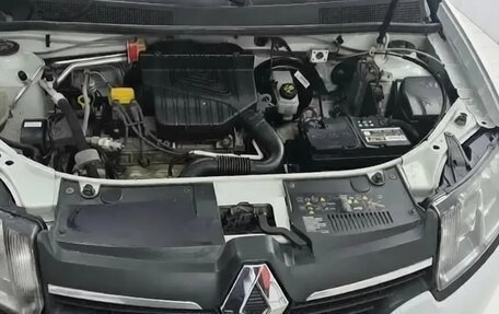 Renault Logan II, 2017 год, 850 000 рублей, 15 фотография