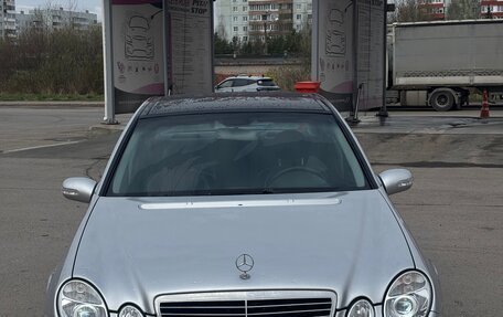 Mercedes-Benz E-Класс, 2002 год, 780 000 рублей, 2 фотография