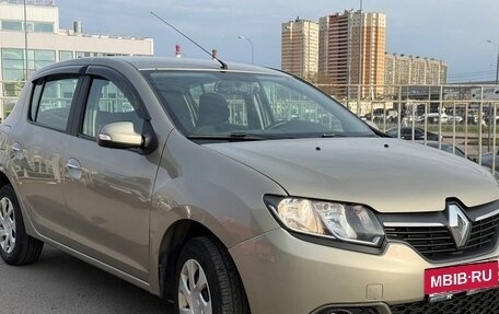 Renault Sandero II рестайлинг, 2016 год, 920 000 рублей, 2 фотография