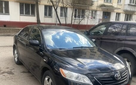 Toyota Camry, 2008 год, 700 000 рублей, 2 фотография