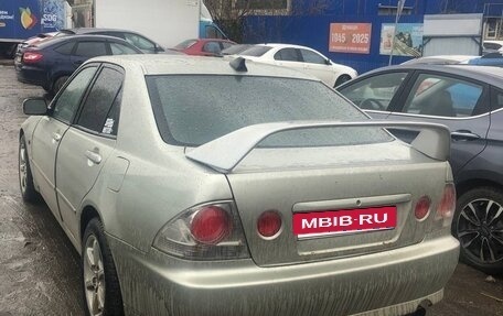 Lexus IS II рестайлинг 2, 2000 год, 575 000 рублей, 2 фотография