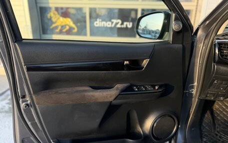 Toyota Hilux VIII, 2022 год, 6 650 000 рублей, 9 фотография