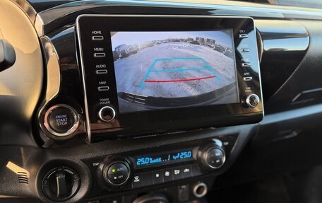 Toyota Hilux VIII, 2022 год, 6 650 000 рублей, 14 фотография