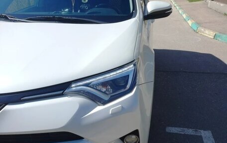 Toyota RAV4, 2019 год, 2 900 000 рублей, 2 фотография