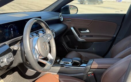 Mercedes-Benz CLA, 2019 год, 2 800 000 рублей, 13 фотография