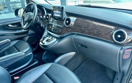 Mercedes-Benz V-Класс, 2017 год, 3 500 000 рублей, 5 фотография