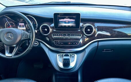 Mercedes-Benz V-Класс, 2017 год, 3 500 000 рублей, 3 фотография