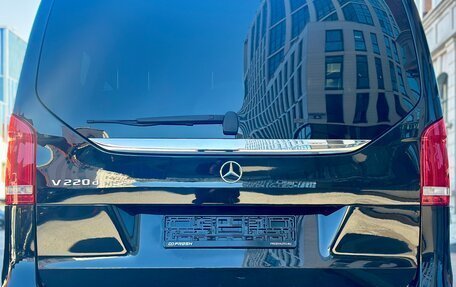 Mercedes-Benz V-Класс, 2017 год, 3 500 000 рублей, 21 фотография