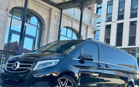 Mercedes-Benz V-Класс, 2017 год, 3 500 000 рублей, 20 фотография