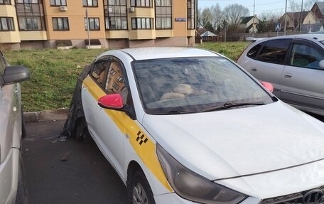 Hyundai Solaris II рестайлинг, 2017 год, 210 000 рублей, 3 фотография