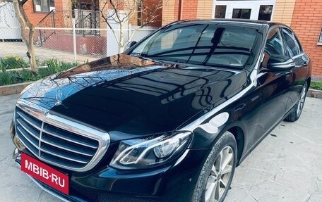 Mercedes-Benz E-Класс, 2018 год, 1 950 000 рублей, 1 фотография