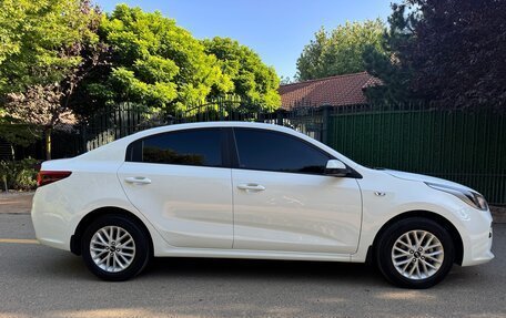 KIA Rio IV, 2018 год, 1 600 000 рублей, 3 фотография