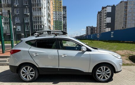 Hyundai Tucson III, 2011 год, 1 150 000 рублей, 2 фотография