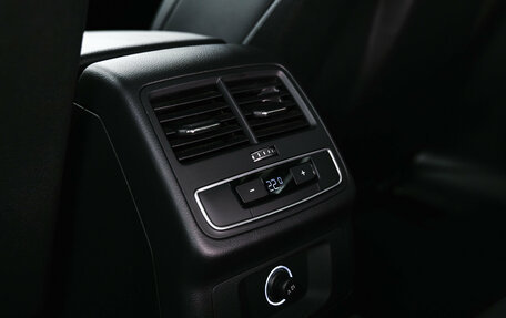 Audi A4, 2018 год, 2 185 000 рублей, 38 фотография