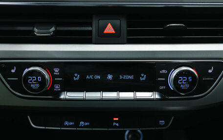 Audi A4, 2018 год, 2 185 000 рублей, 30 фотография