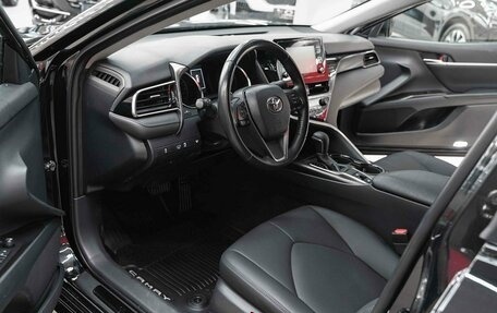 Toyota Camry, 2021 год, 2 550 000 рублей, 6 фотография