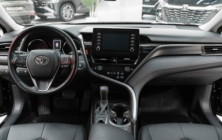 Toyota Camry, 2021 год, 2 550 000 рублей, 12 фотография