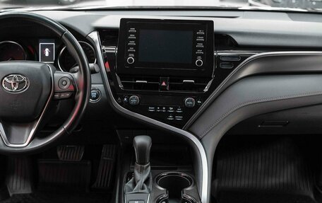 Toyota Camry, 2021 год, 2 550 000 рублей, 13 фотография