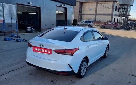 Hyundai Solaris II рестайлинг, 2021 год, 1 900 000 рублей, 6 фотография