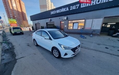 Hyundai Solaris II рестайлинг, 2021 год, 1 900 000 рублей, 4 фотография