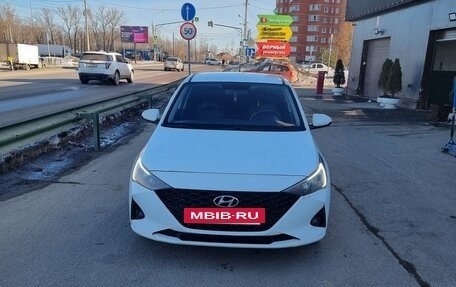 Hyundai Solaris II рестайлинг, 2021 год, 1 900 000 рублей, 11 фотография