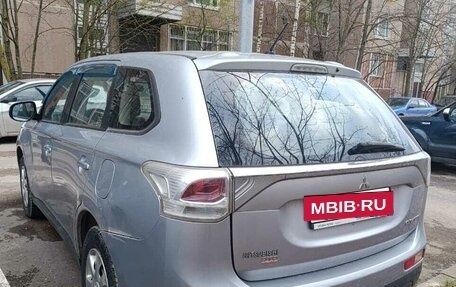 Mitsubishi Outlander III рестайлинг 3, 2012 год, 750 000 рублей, 6 фотография