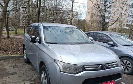 Mitsubishi Outlander III рестайлинг 3, 2012 год, 750 000 рублей, 4 фотография
