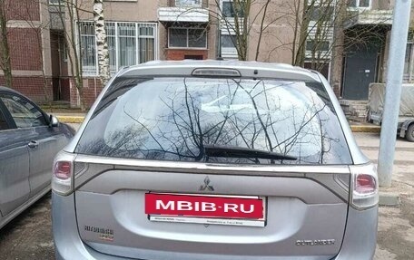Mitsubishi Outlander III рестайлинг 3, 2012 год, 750 000 рублей, 5 фотография