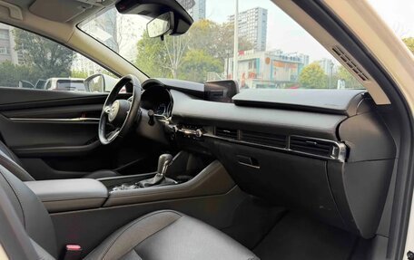 Mazda 3, 2022 год, 1 880 000 рублей, 10 фотография