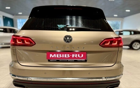 Volkswagen Touareg III, 2019 год, 4 150 000 рублей, 5 фотография