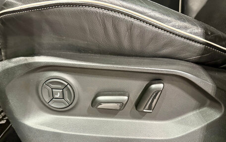 Volkswagen Touareg III, 2019 год, 4 150 000 рублей, 16 фотография