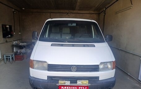 Volkswagen Transporter T4, 2001 год, 949 000 рублей, 1 фотография