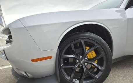 Dodge Challenger III рестайлинг 2, 2022 год, 4 990 000 рублей, 22 фотография