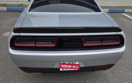 Dodge Challenger III рестайлинг 2, 2022 год, 4 990 000 рублей, 10 фотография