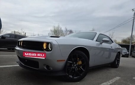 Dodge Challenger III рестайлинг 2, 2022 год, 4 990 000 рублей, 12 фотография