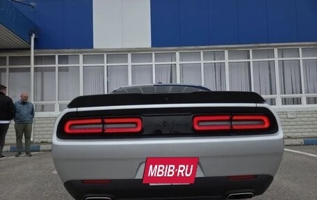 Dodge Challenger III рестайлинг 2, 2022 год, 4 990 000 рублей, 11 фотография