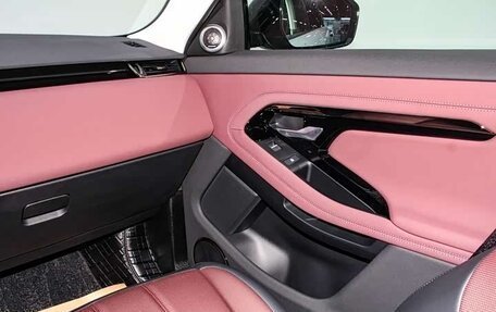 Land Rover Range Rover Evoque II, 2025 год, 6 130 000 рублей, 15 фотография