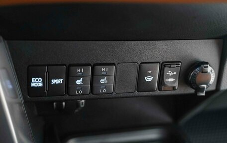 Toyota RAV4, 2017 год, 2 270 000 рублей, 10 фотография