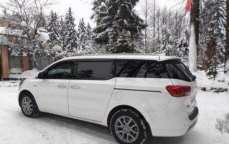 KIA Carnival III, 2016 год, 2 700 000 рублей, 7 фотография