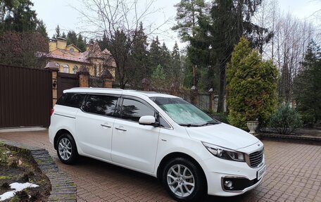 KIA Carnival III, 2016 год, 2 700 000 рублей, 11 фотография